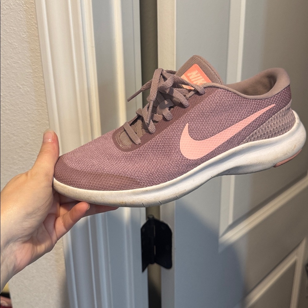 Nike Women's Pink Running Shoes - Picture 2 of 4